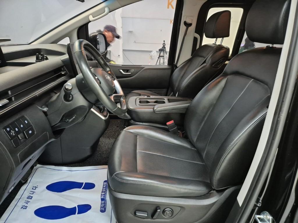 HYUNDAI Staria - Vista 11