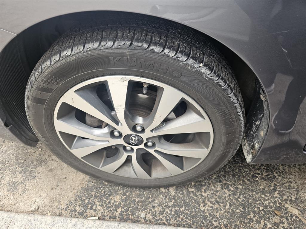 HYUNDAI Accent 2017 Gris - Importación desde Corea - HF Imports Iquique - Foto 13