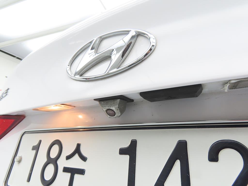 HYUNDAI Avante 2014 Blanco - Importación desde Corea - HF Imports Iquique - Foto 17