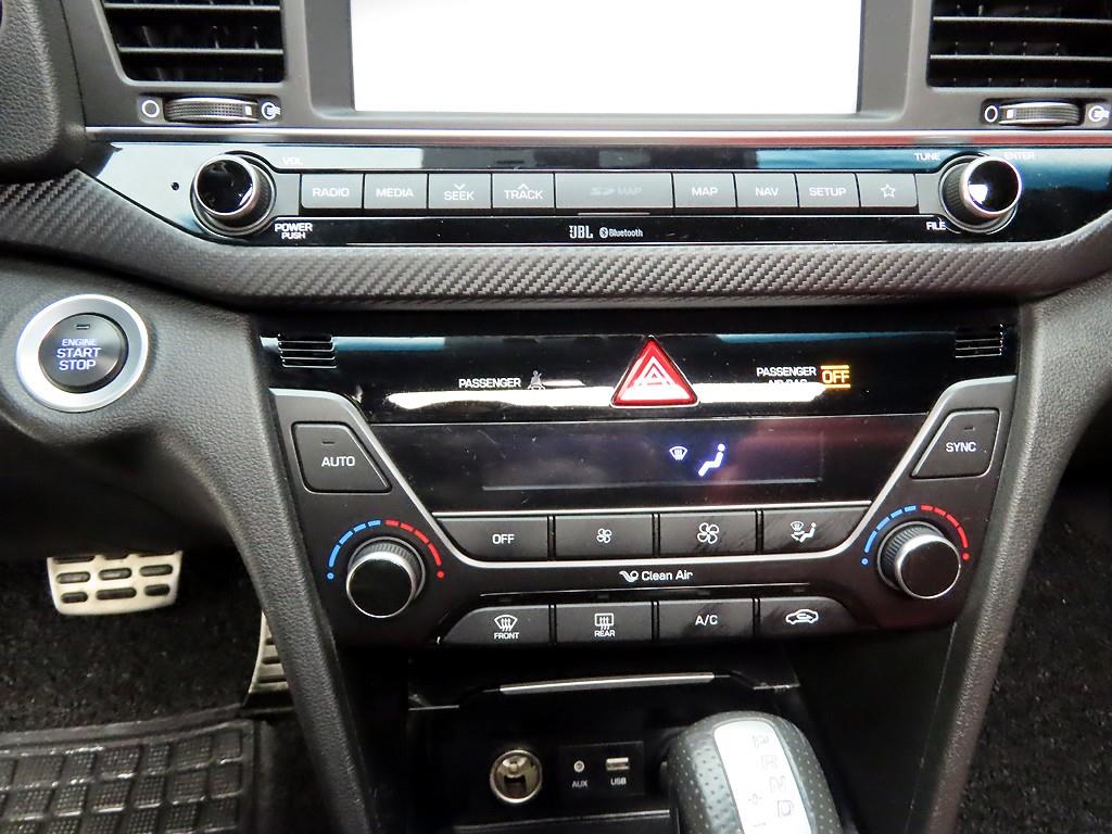 HYUNDAI Avante - Vista 10