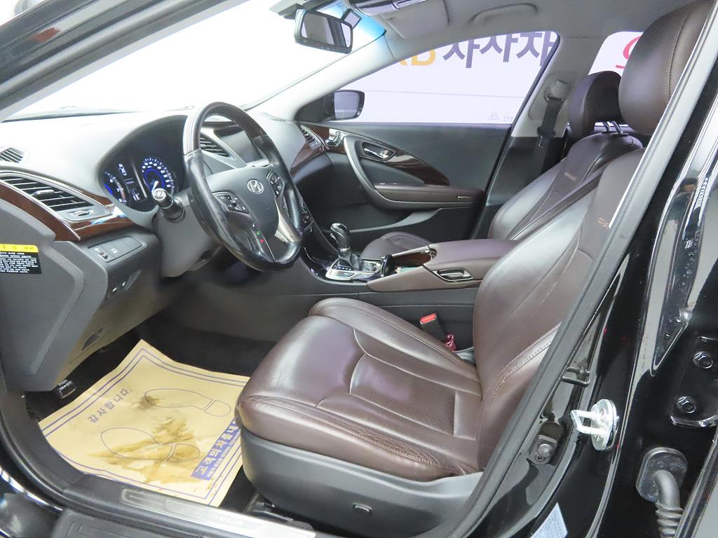 HYUNDAI Grandeur - Vista 5