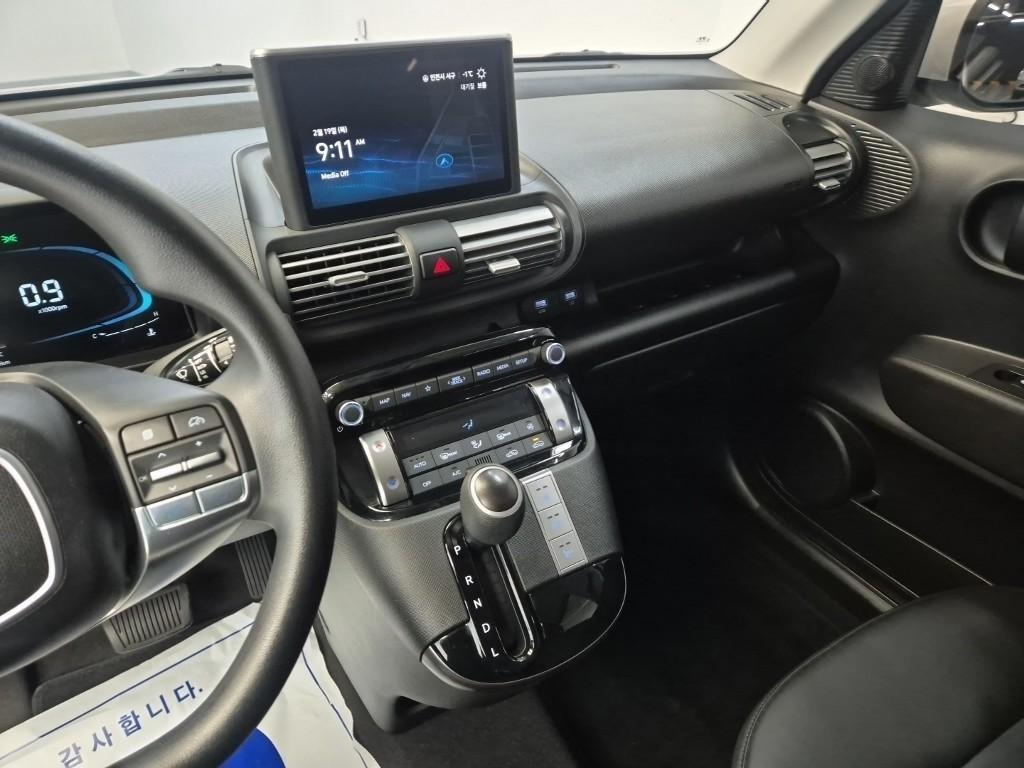 HYUNDAI Casper - Vista 10