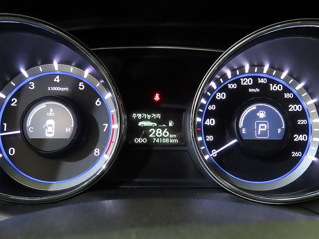 HYUNDAI Sonata - Vista 9