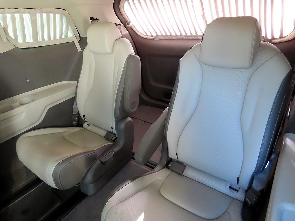 KIA Carnival - Vista 7