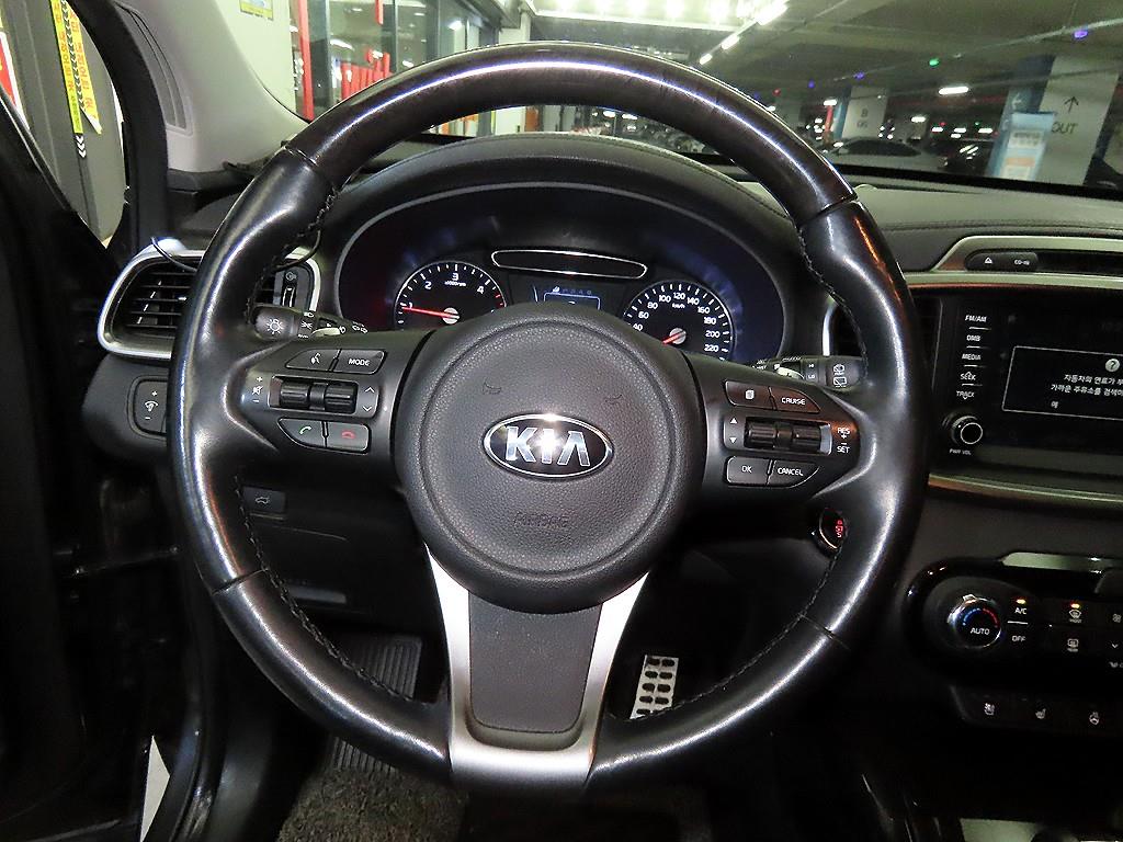 KIA Sorento - Vista 8