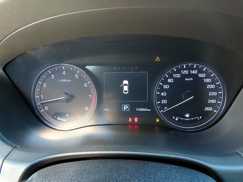 HYUNDAI Genesis - Vista 9