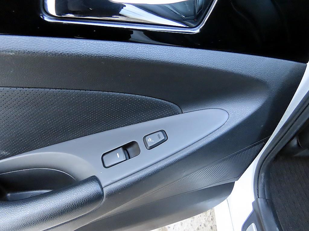 HYUNDAI Sonata 2010 Blanco - Importación desde Corea - HF Imports Iquique - Foto 15