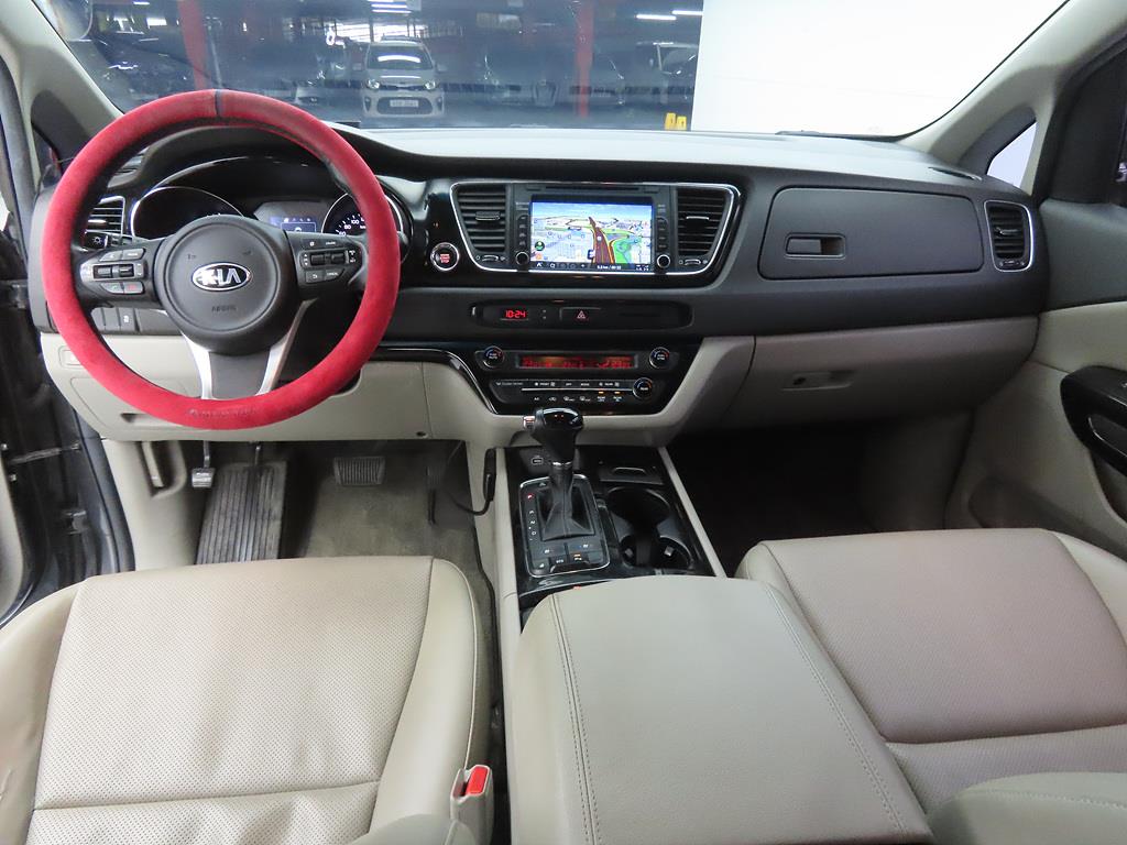 KIA Carnival - Vista 7