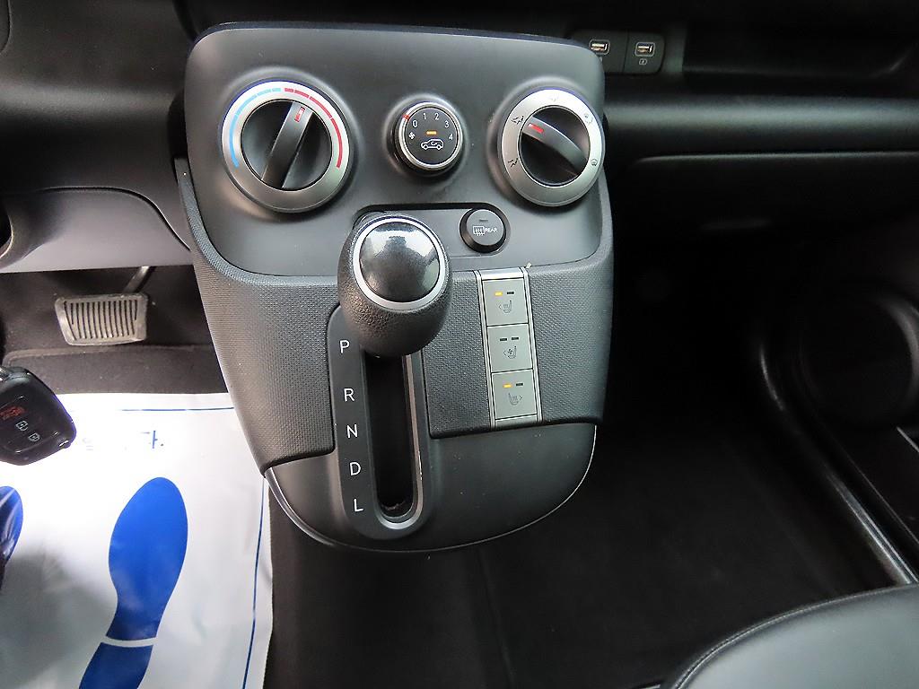 HYUNDAI Casper - Vista 10