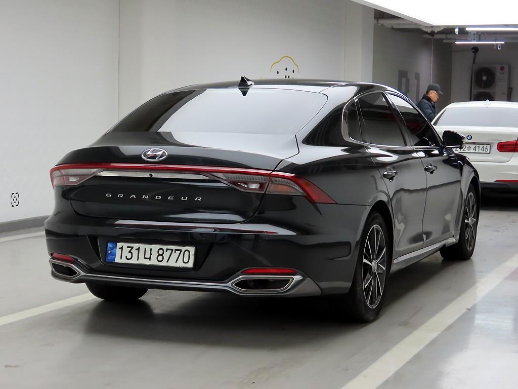 HYUNDAI Grandeur - Vista 4