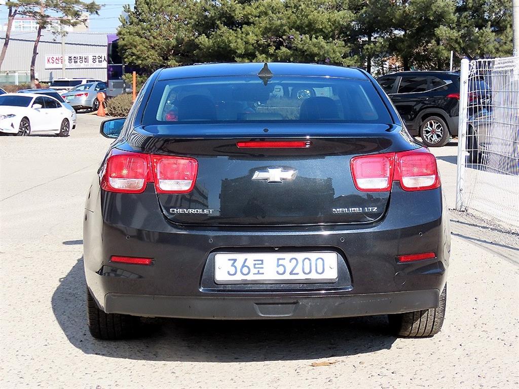 Chevrolet Malibu - Vista 4