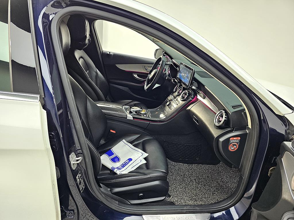 Mercedes Benz C Class - Vista 11