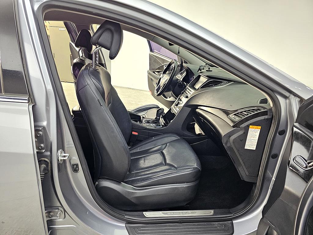 HYUNDAI Grandeur - Vista 10