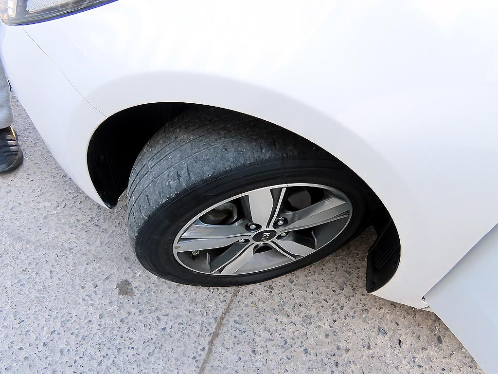 KIA K3 2016 Blanco - Importación desde Corea - HF Imports Iquique - Foto 20