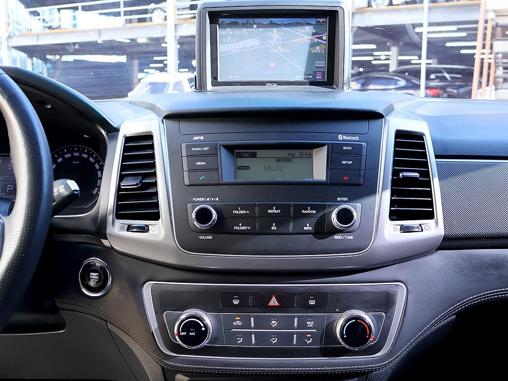 Ssangyong Rexton 2018 Negro - Importación desde Corea - HF Imports Iquique - Foto 9