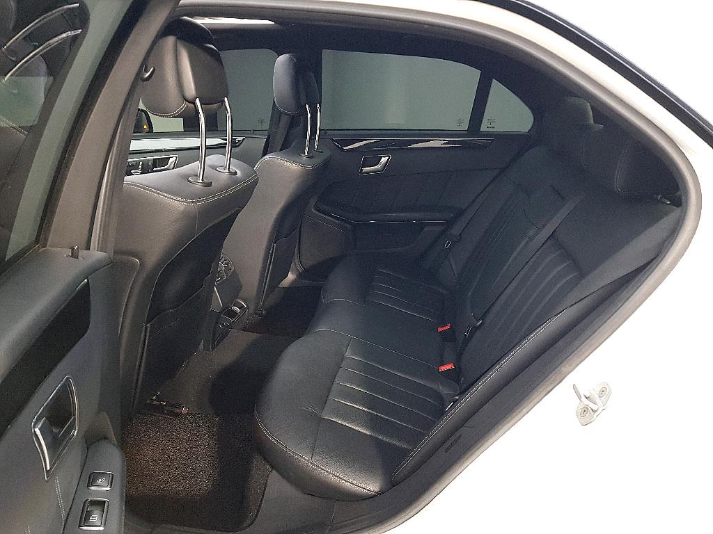 Mercedes Benz E class - Vista 9