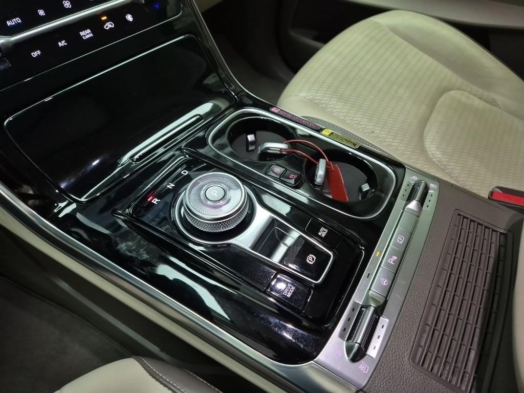 KIA Carnival - Vista 8