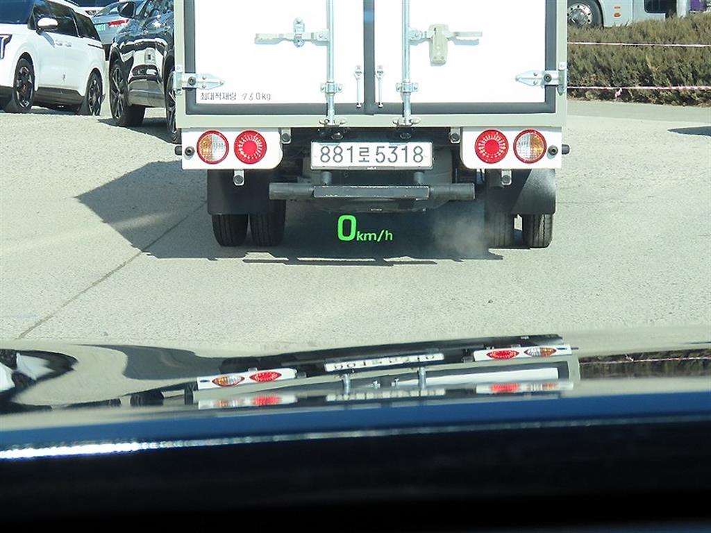 HYUNDAI Genesis - Vista 10