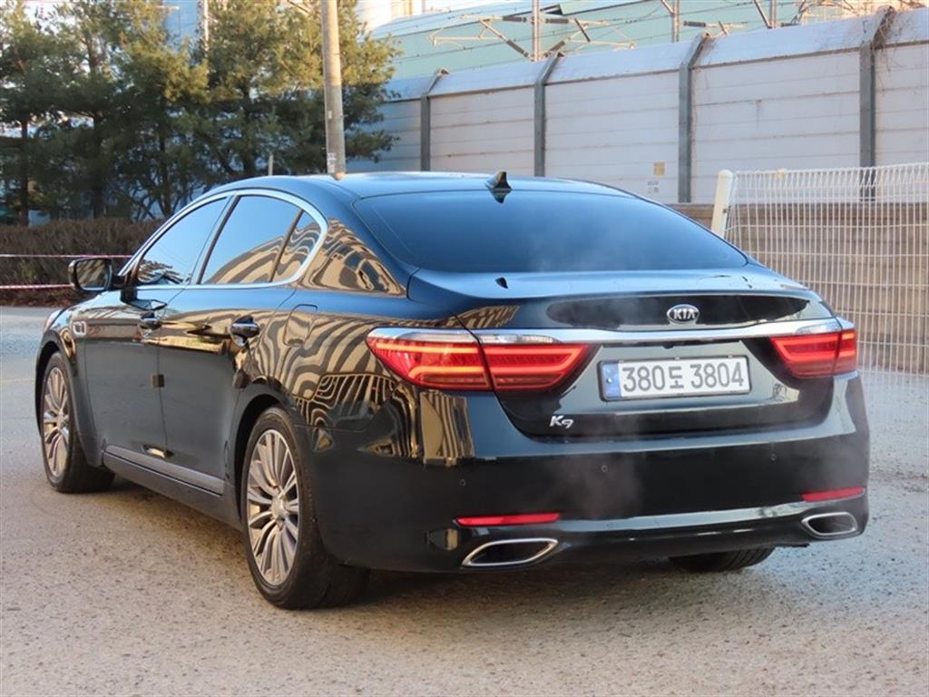 KIA K9 - Vista 4