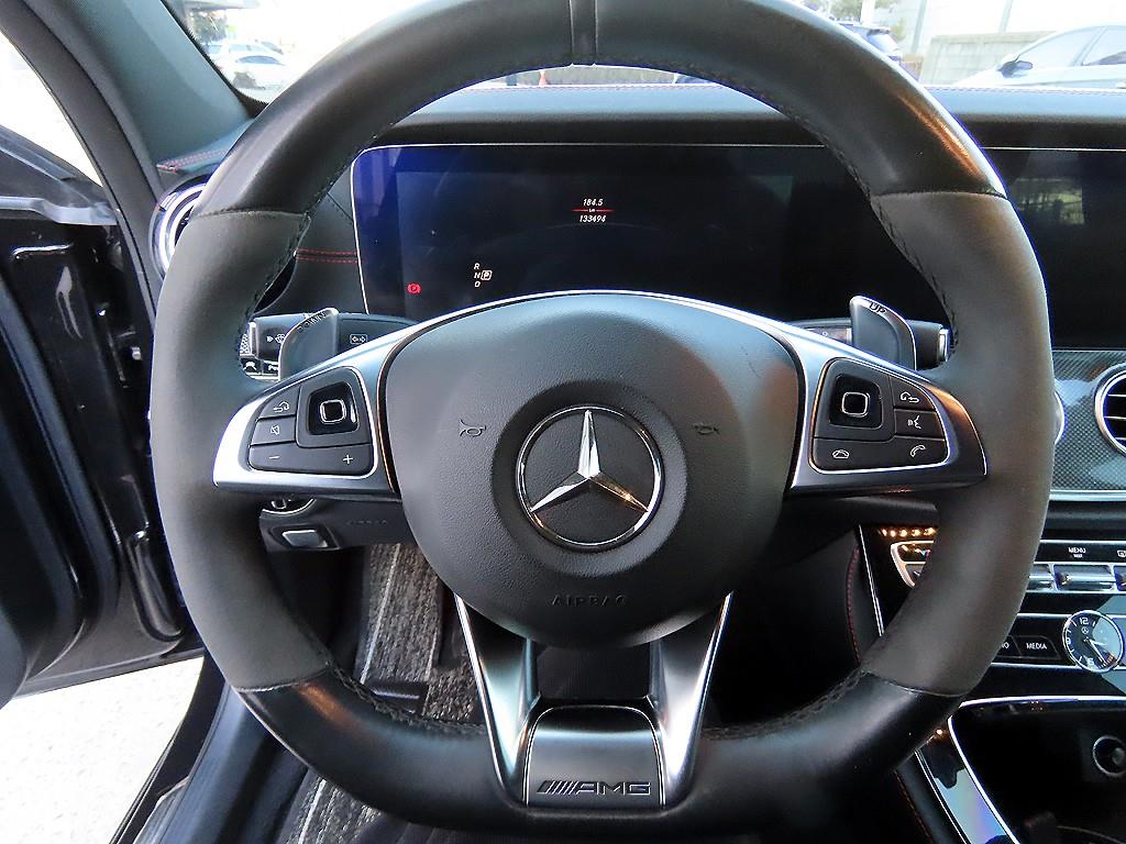 Mercedes Benz E class - Vista 8