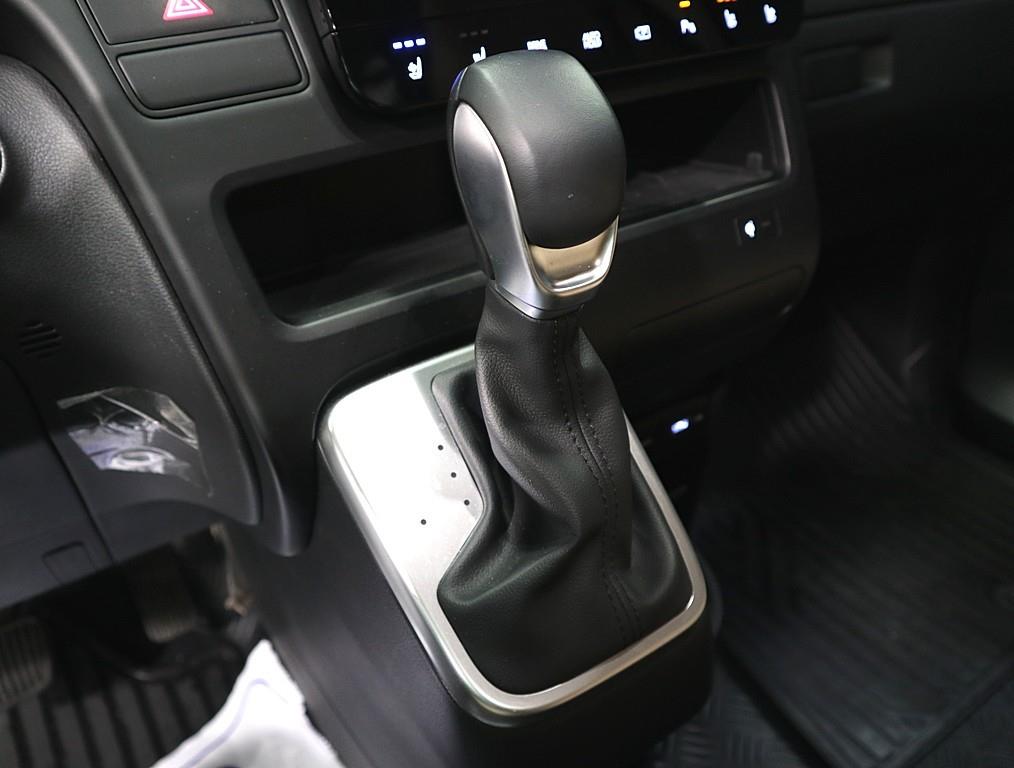 HYUNDAI Staria - Vista 12