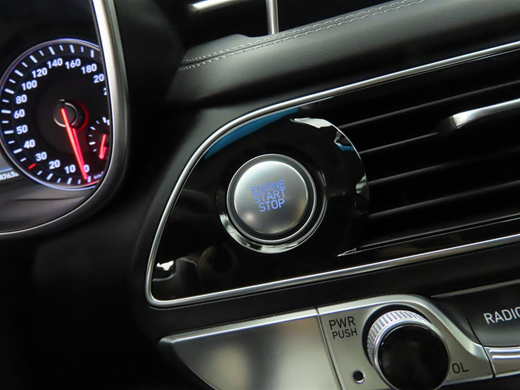 Genesis G70 - Vista 10