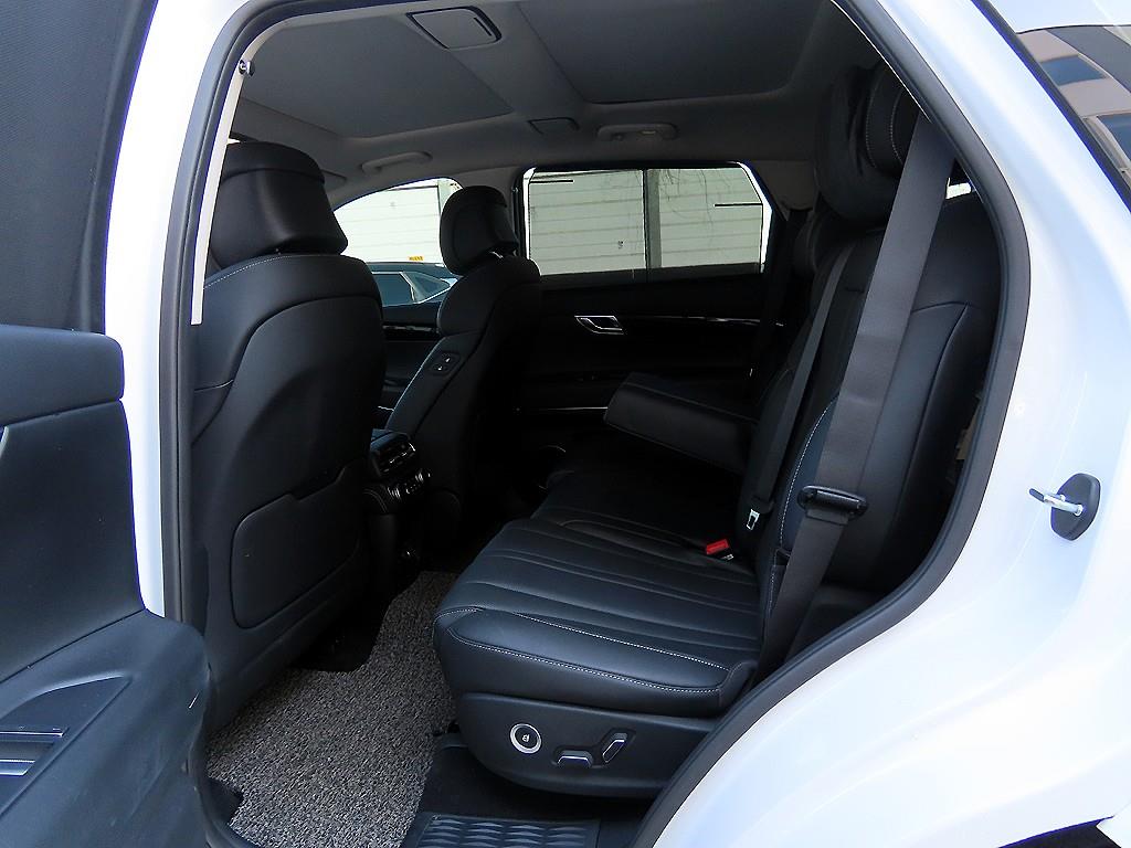 Genesis GV80 - Vista 6