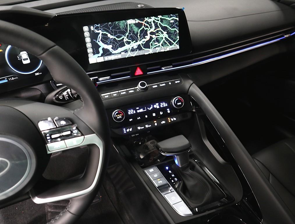 HYUNDAI Avante - Vista 11