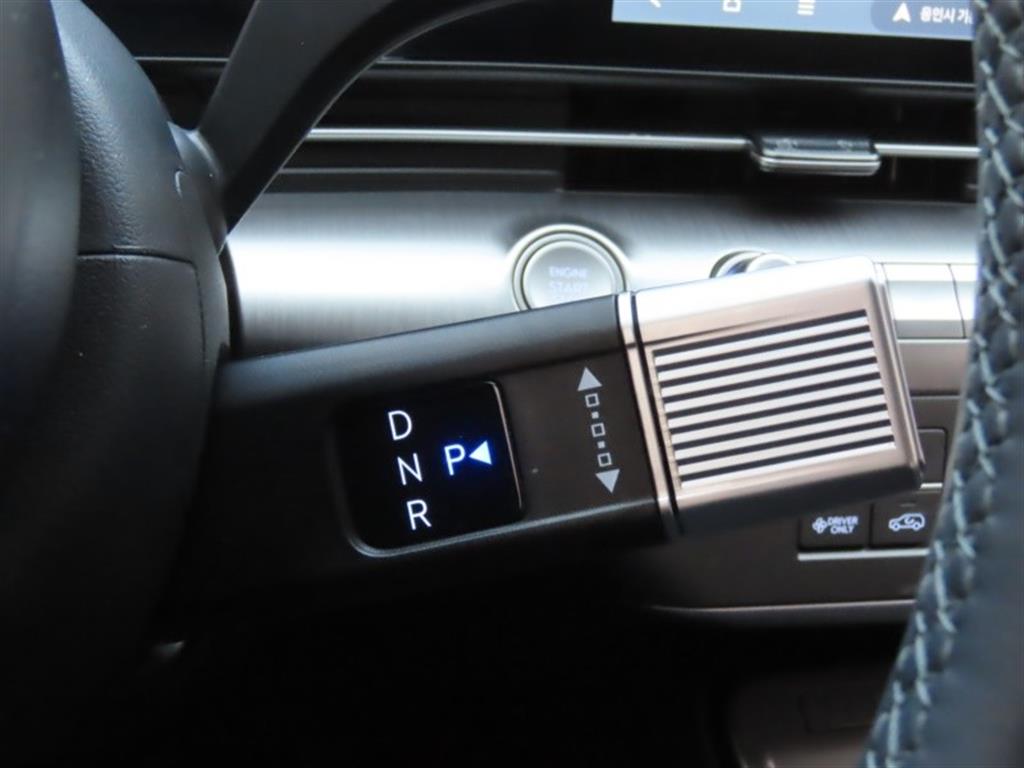 HYUNDAI Kona - Vista 11