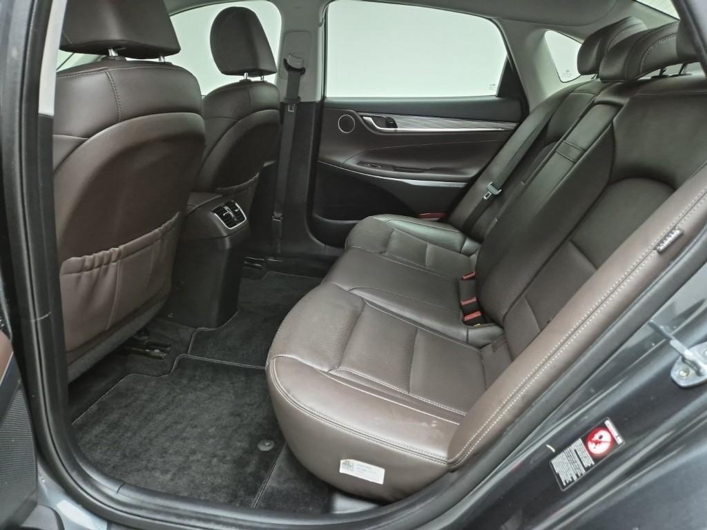 HYUNDAI Grandeur - Vista 12