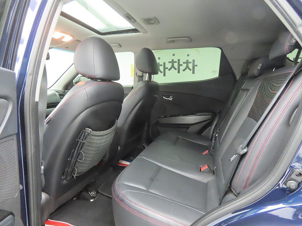 Ssangyong Tivoli - Vista 6