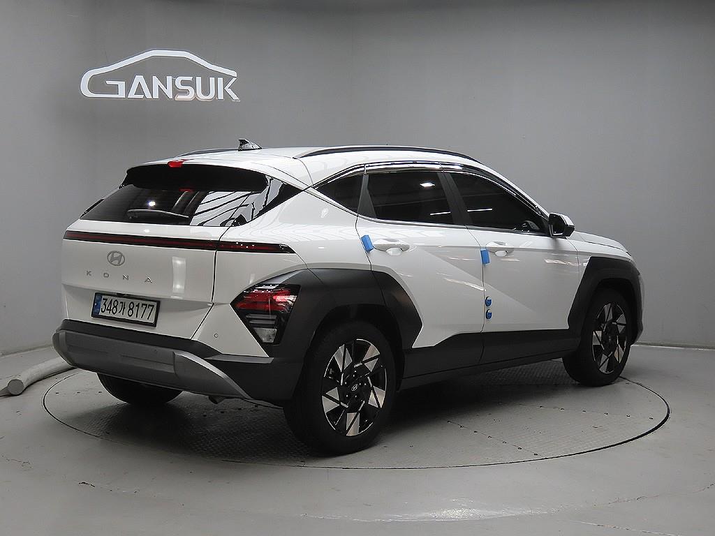 HYUNDAI Kona - Vista 7