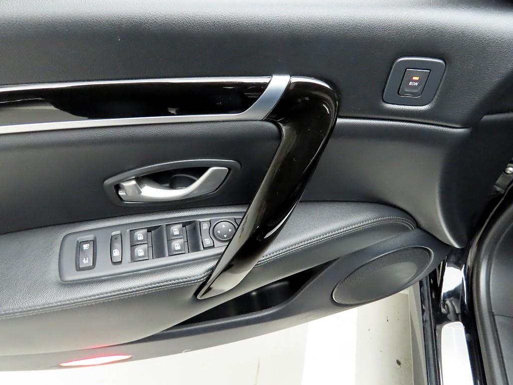 SAMSUNG SM7 - Vista 11