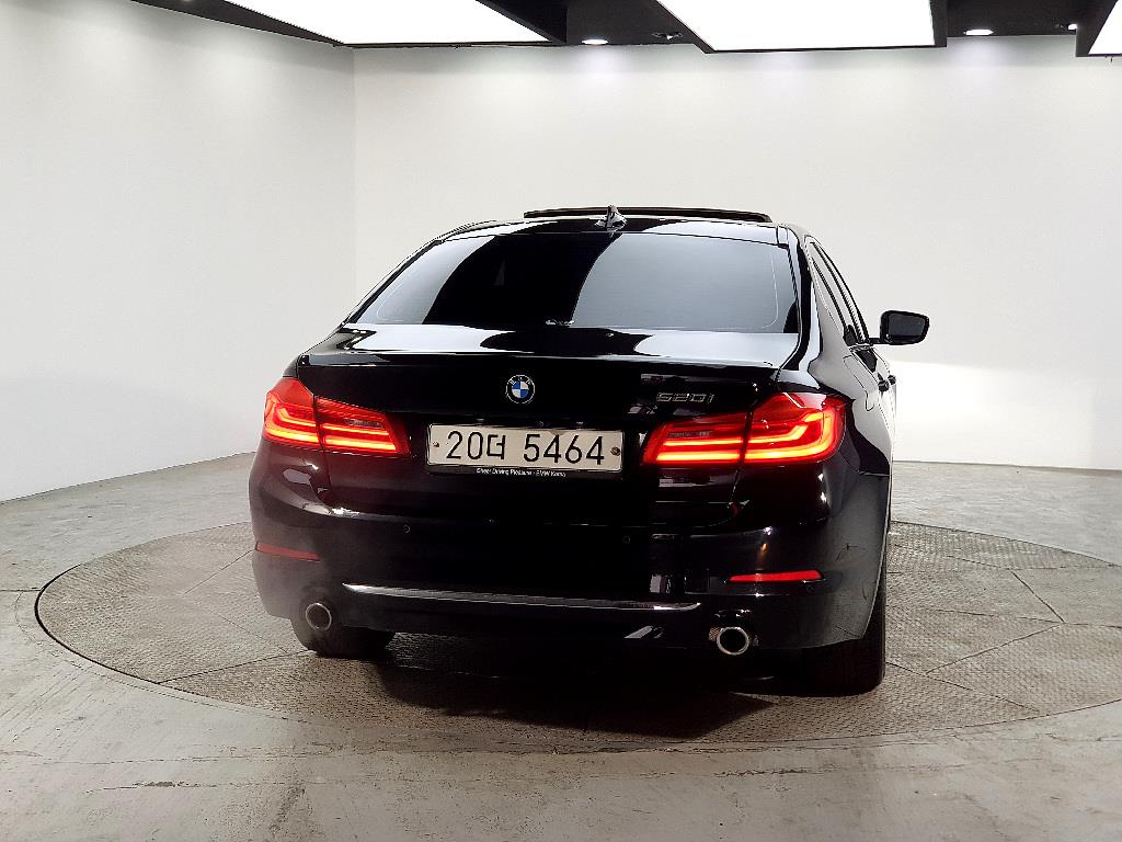 BMW 5 Series - Vista 3