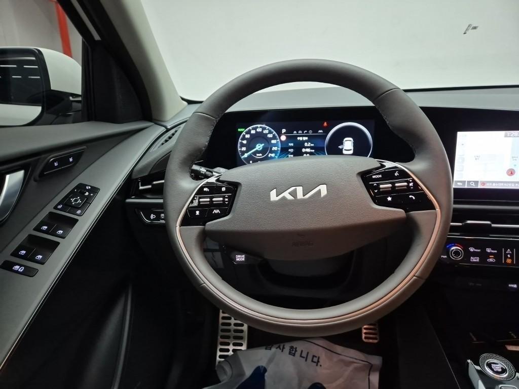 KIA Niro - Vista 8