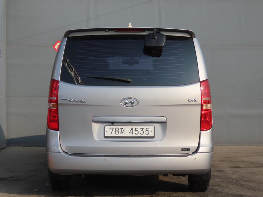 HYUNDAI Starex - Vista 7