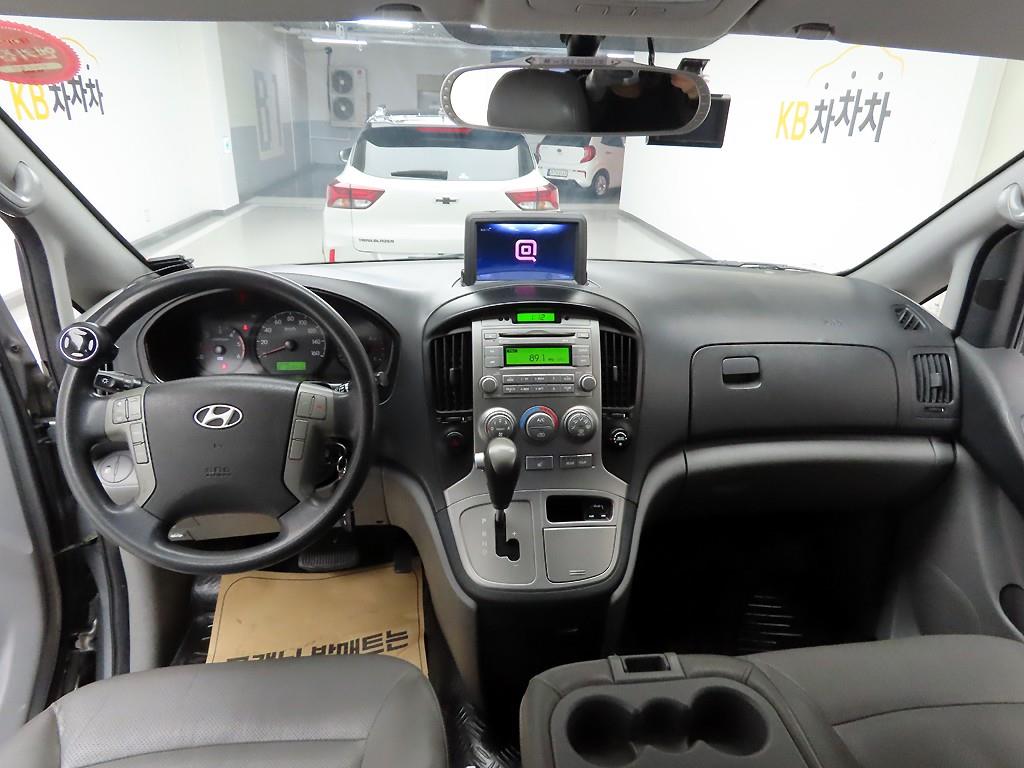 HYUNDAI Starex - Vista 7