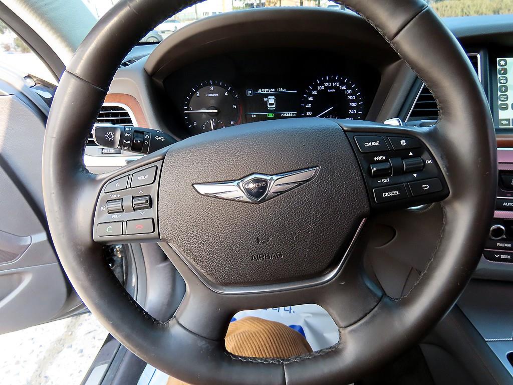 Genesis G80 - Vista 8