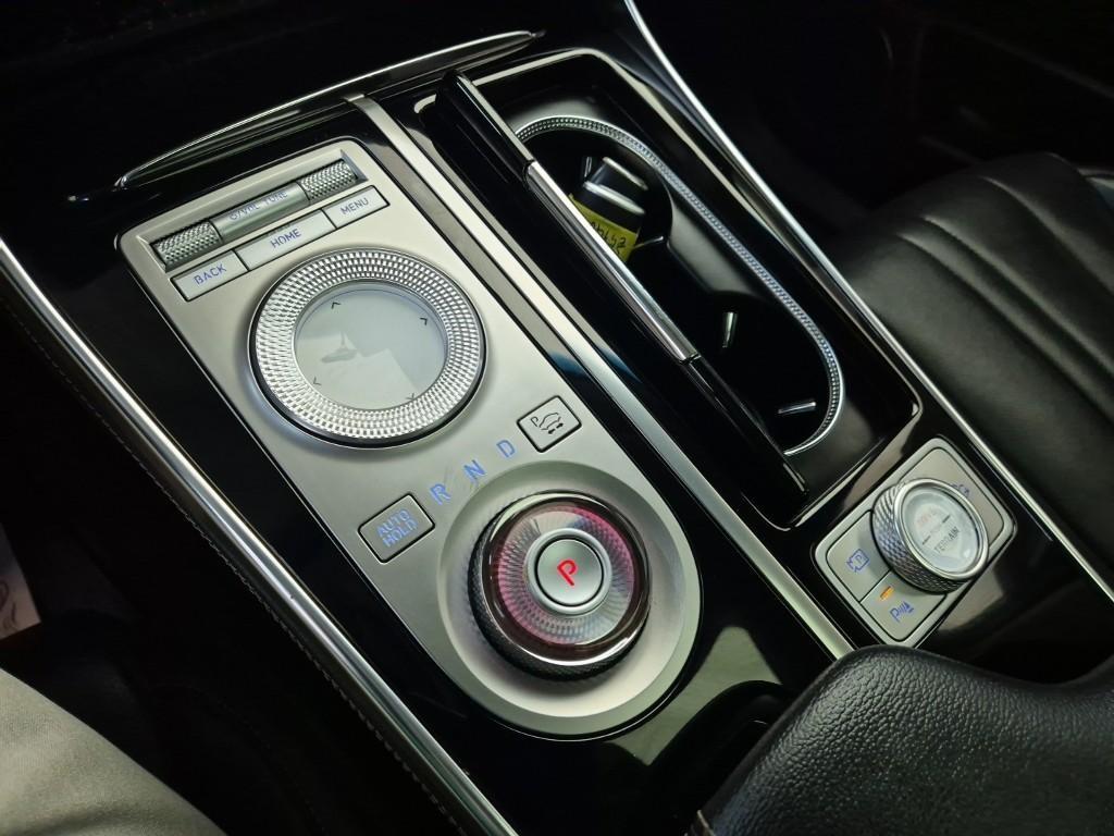 Genesis GV80 - Vista 8