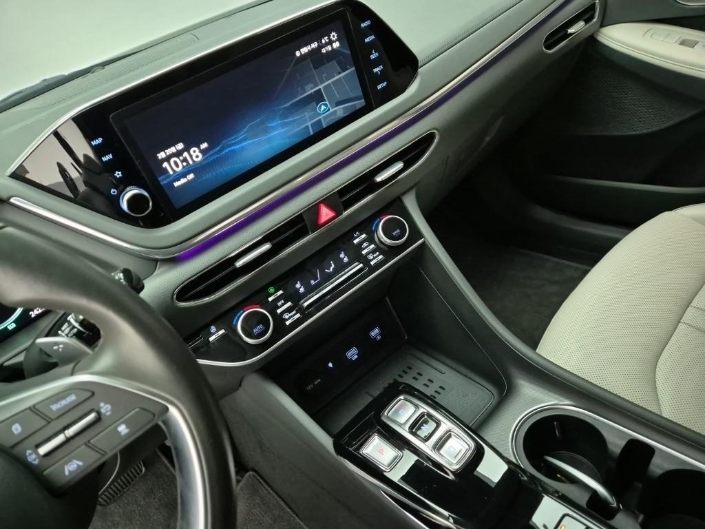 HYUNDAI Sonata - Vista 10