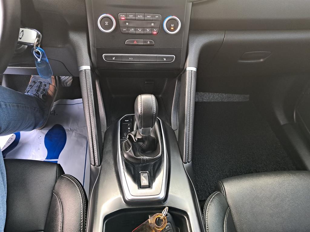 SAMSUNG QM6 - Vista 9