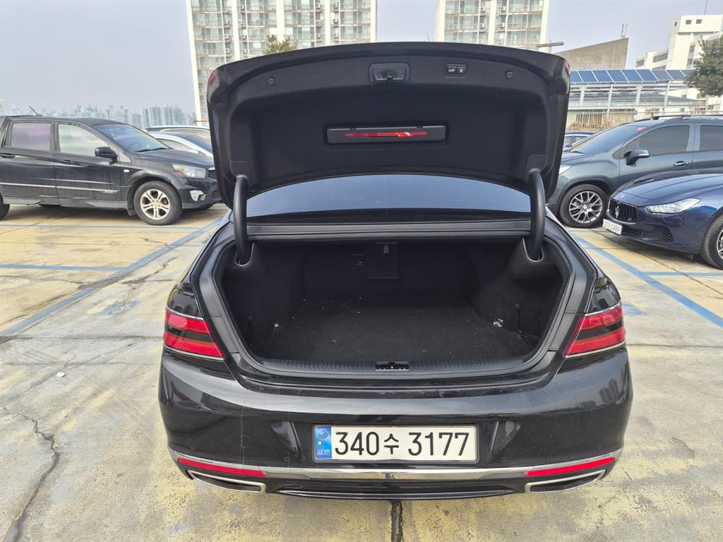 Genesis G90 - Vista 5