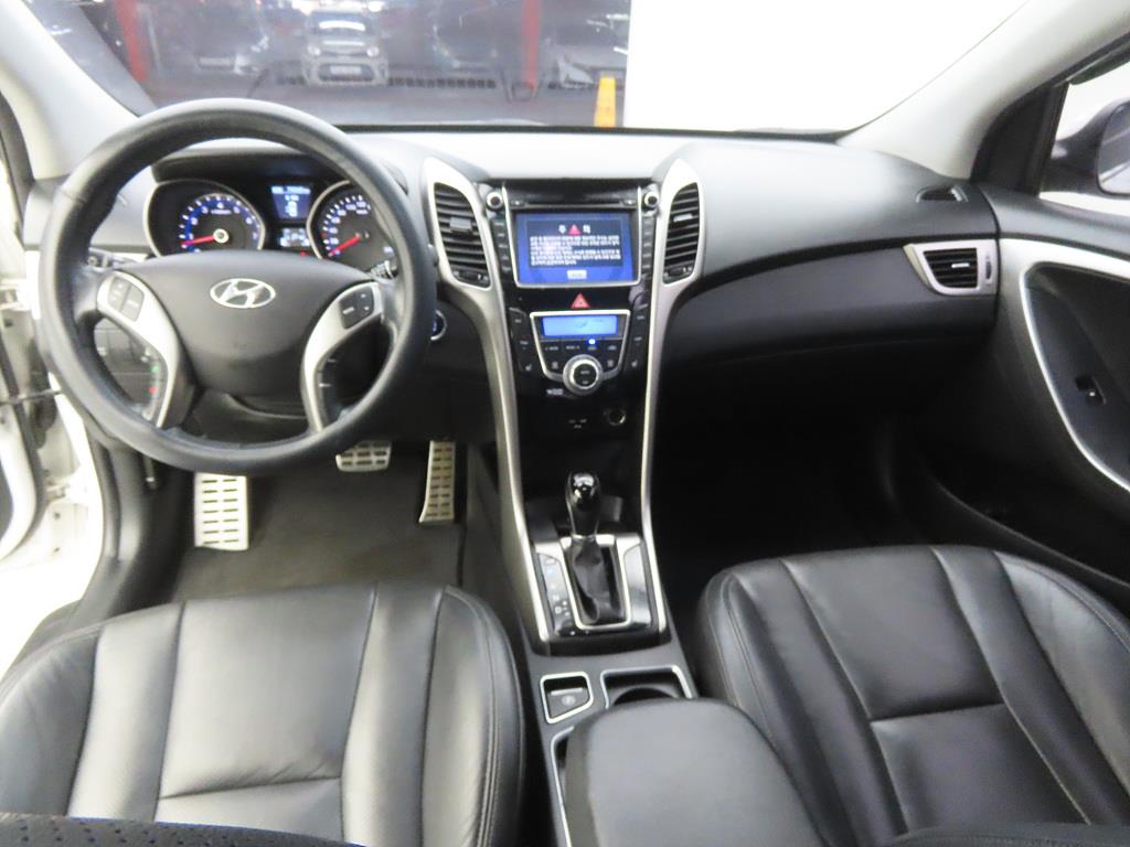 HYUNDAI i30 - Vista 7