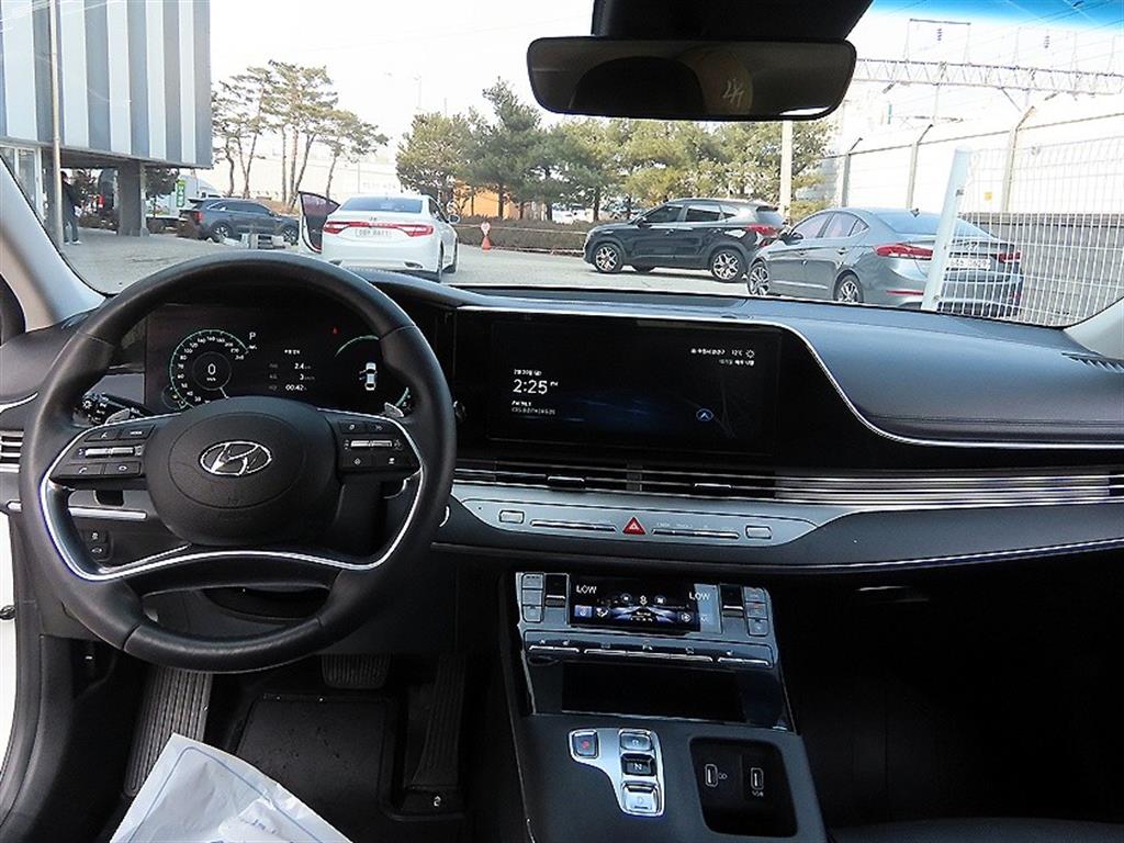 HYUNDAI Grandeur - Vista 7