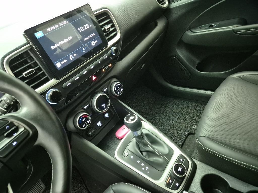 HYUNDAI Venue - Vista 10