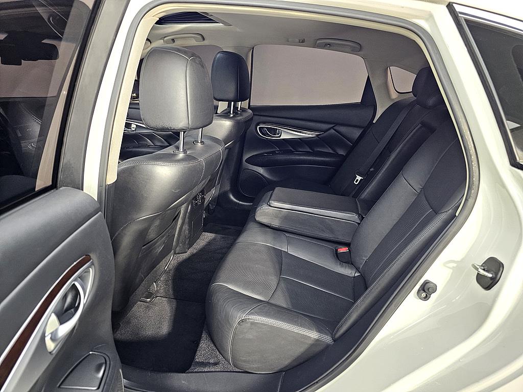 Infiniti Q - Vista 9