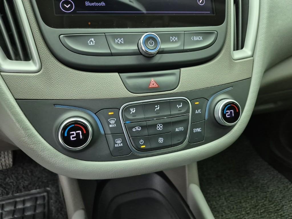 Chevrolet Malibu - Vista 10