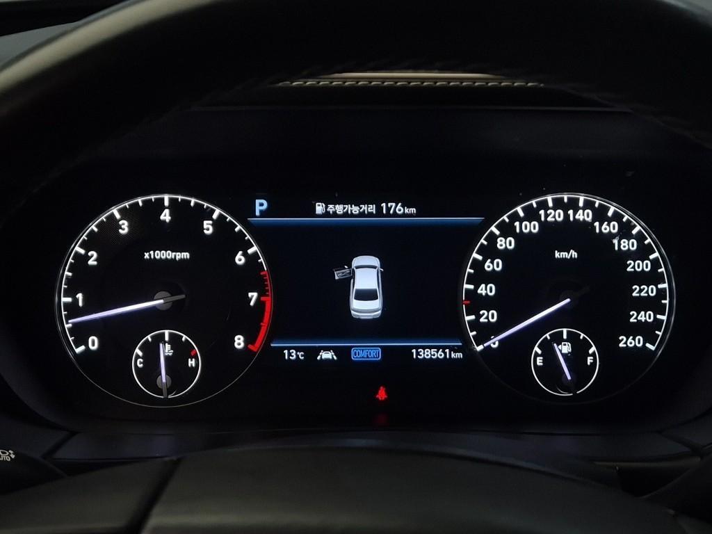 Genesis G90 - Vista 6