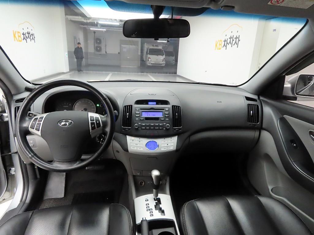 HYUNDAI Avante - Vista 6