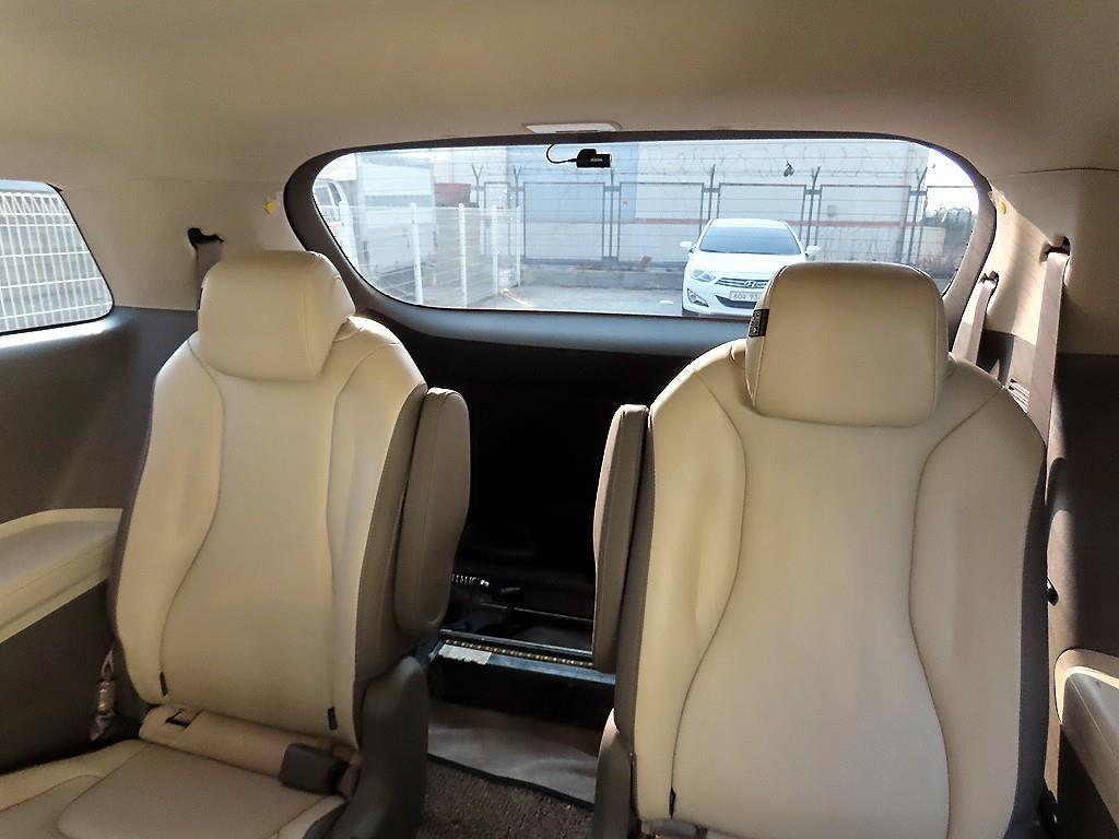 KIA Carnival - Vista 7